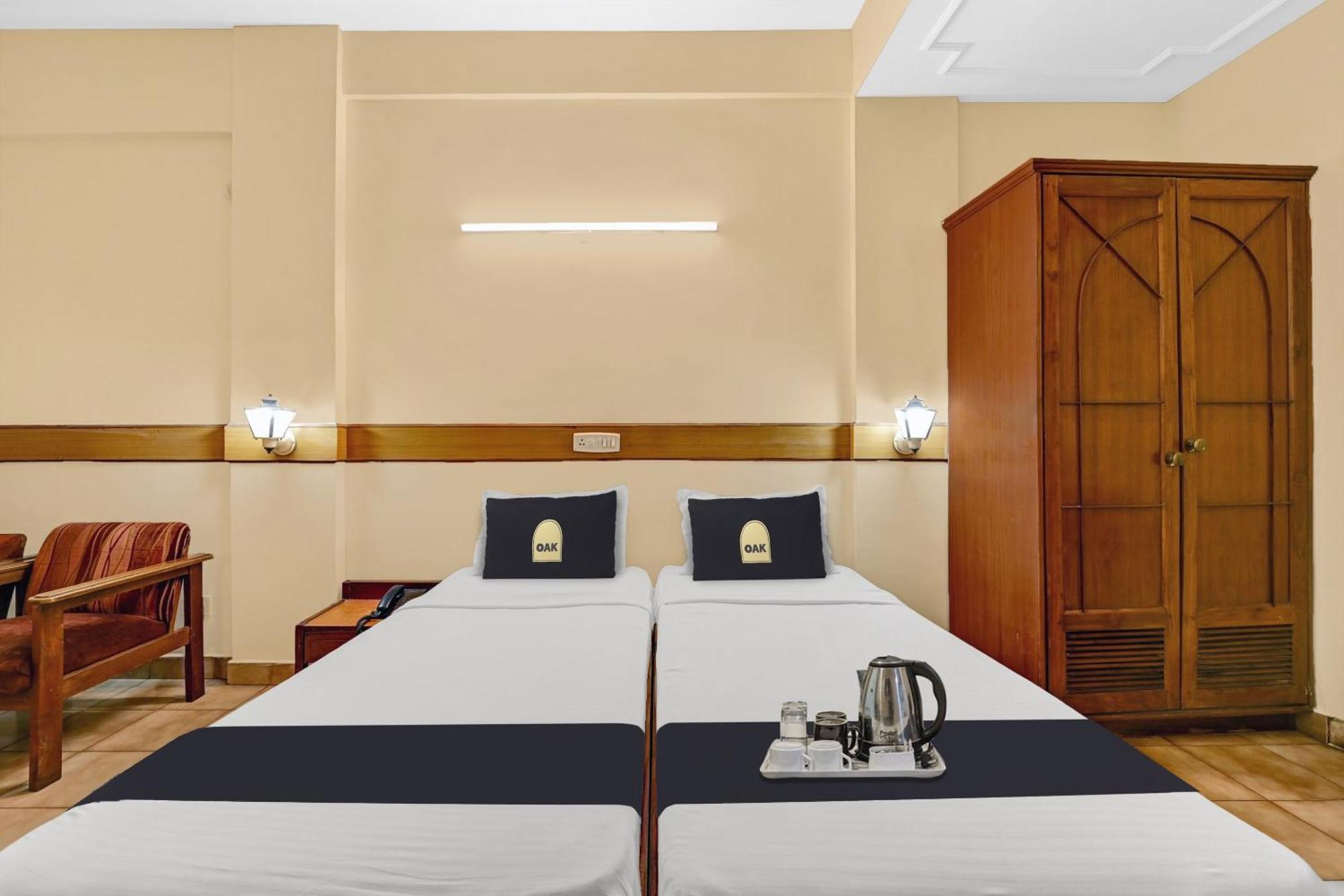 Super Townhouse Oak Hotel Belsons Taj Mahal Secunderabad Exterior photo